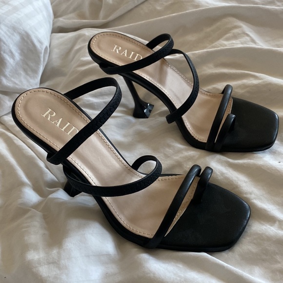 SOLD Raid Georgina Heeled Sandal Size 38 or 7 - Picture 6 of 9